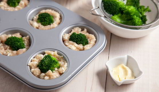 куриные маффины с творогом и брокколи