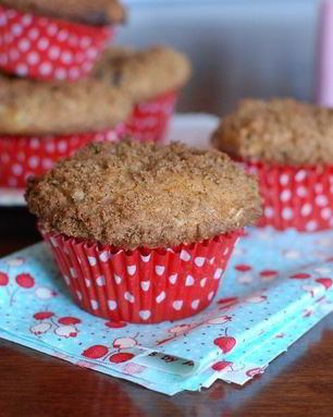 Лавандовые маффины с ежевикой и персиками