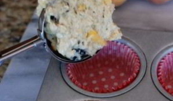 лавандовые маффины с ежевикой и персиками