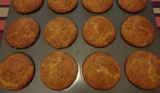 лимонно-маковые маффины на йогурте