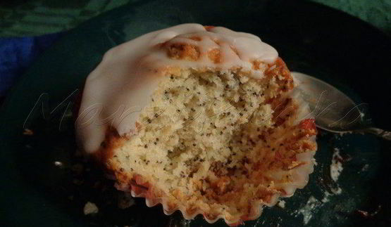 лимонно-маковые маффины на йогурте