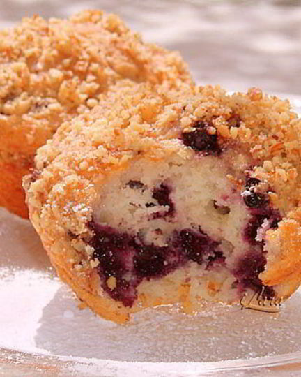 Рецепт маффинов с черникой и ореховой корочкой