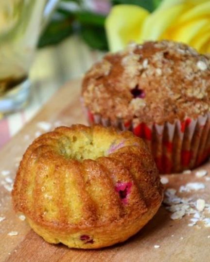 Рецепт маффинов с овсяными хлопьями и смородиной