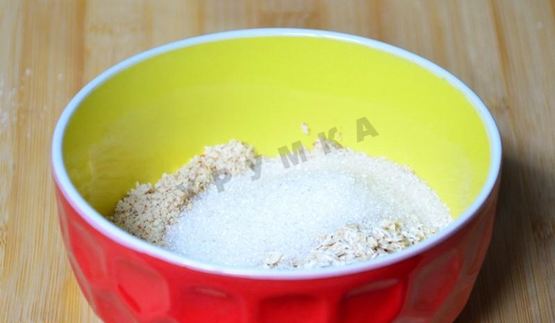 маффины с овсяными хлопьями и смородиной