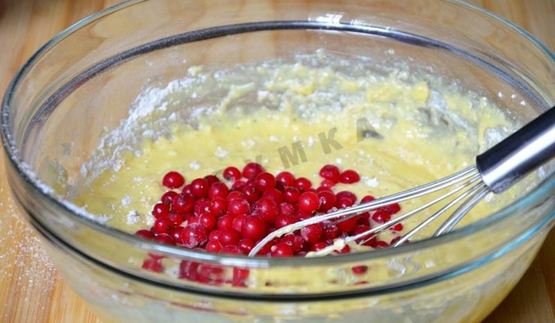 маффины с овсяными хлопьями и смородиной