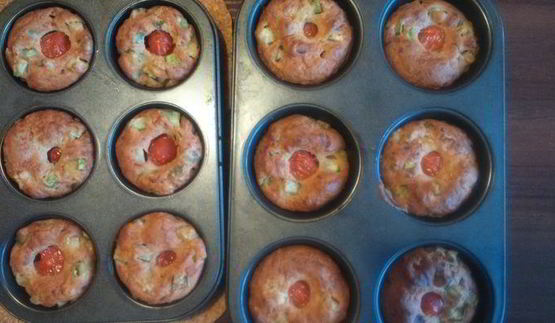 маффины с цукини, сыром и помидорами черри