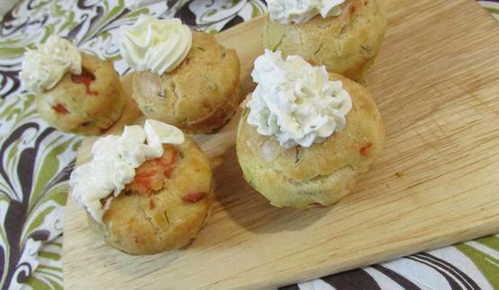 мини-маффины с семгой