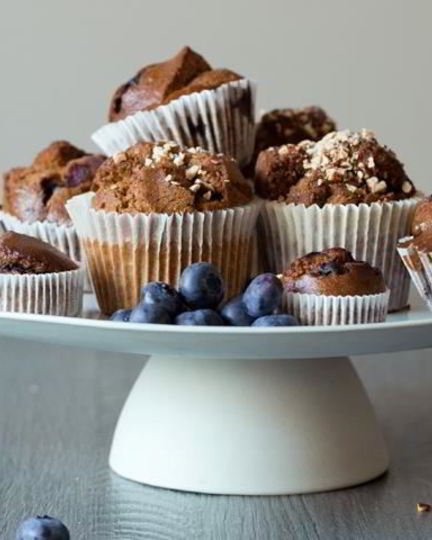 Рецепт полбяных постных маффинов с бананами и черникой