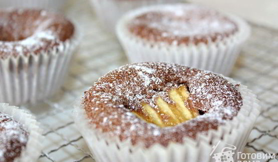 шоколадно-яблочные маффины