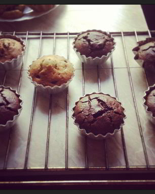 Шоколадные маффины с кусочками шоколада