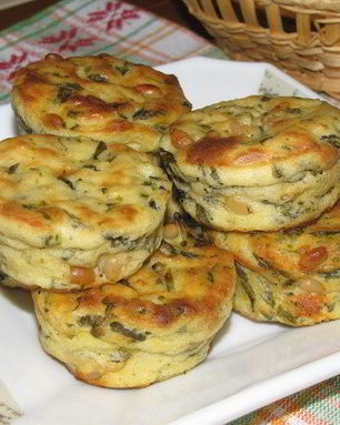 Творожные маффины с кедровыми орешками и шпинатом