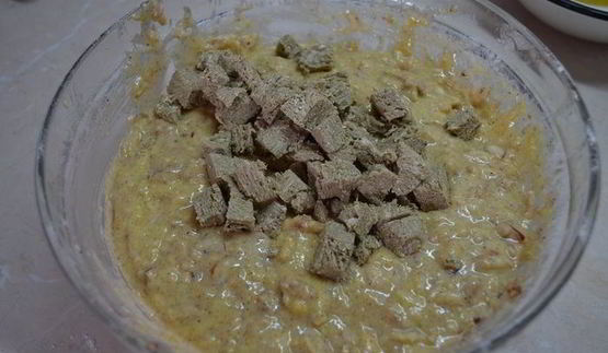 яблочные маффины с халвой и корицей