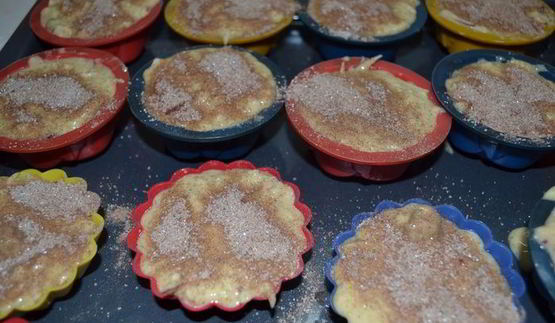 яблочные маффины с халвой и корицей