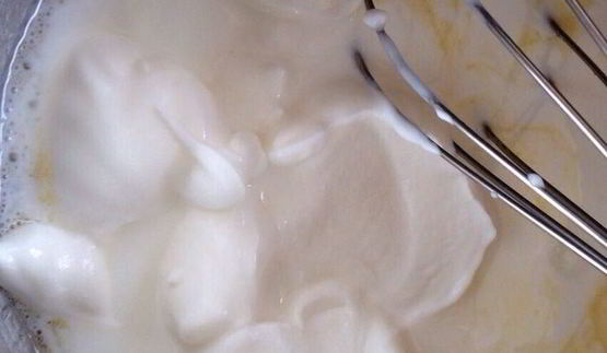 закусочные маффины с кукурузой, беконом и сладким перцем