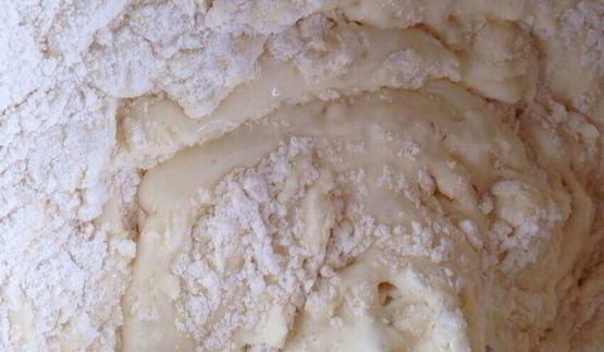 закусочные маффины с кукурузой, беконом и сладким перцем