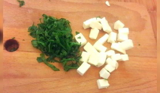 закусочные маффины с руколой и фетой