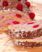 Малиновый рулет