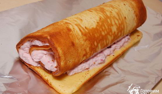 малиновый рулет