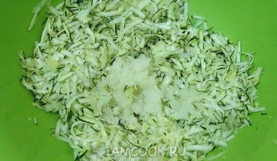 кабачковые оладьи с картофельным пюре