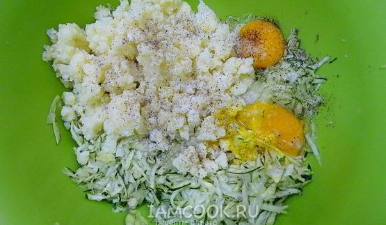 кабачковые оладьи с картофельным пюре