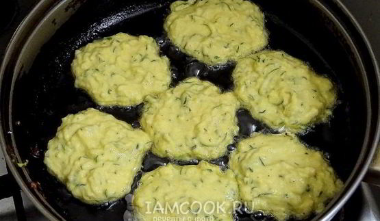 кабачковые оладьи с картофельным пюре
