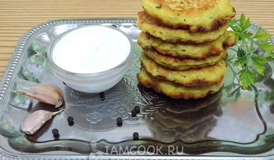 кабачковые оладьи с картофельным пюре
