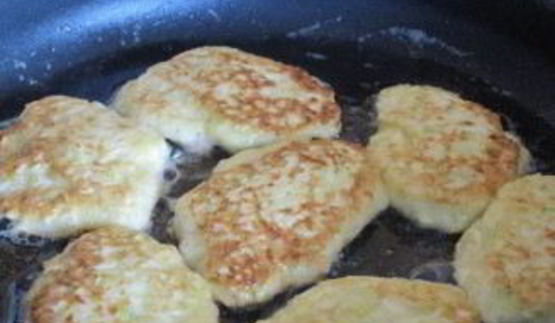 кабачковые оладьи с сыром