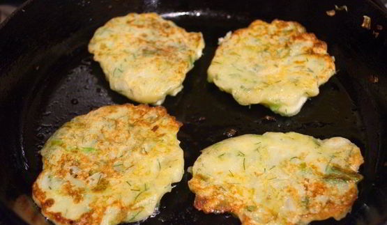 капустные оладьи на кефире