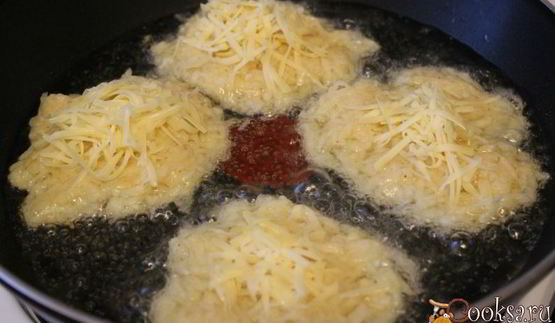 картофельные оладьи с сыром