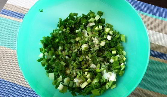 оладьи из зеленого лука с тмином