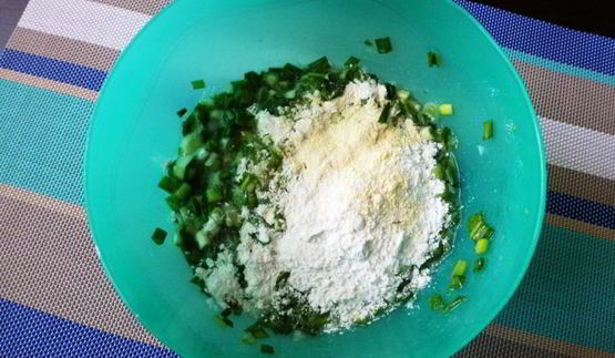 оладьи из зеленого лука с тмином