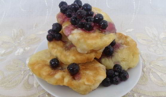 оладьи с черной смородиной