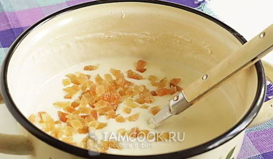 оладьи с манкой и морковными цукатами