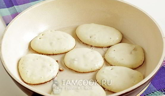 оладьи с манкой и морковными цукатами