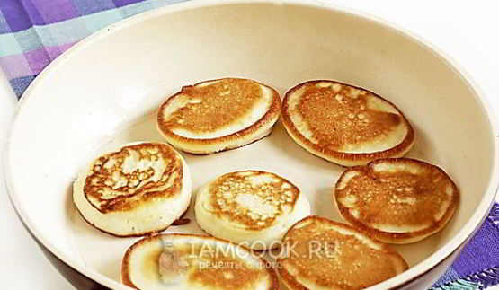 оладьи с манкой и морковными цукатами