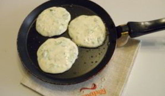 оладьи с молодой крапивой