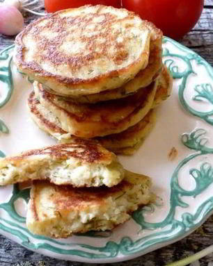 Оладьи с сыром, укропом и вялеными томатами