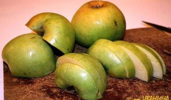 оладьи с яблоками