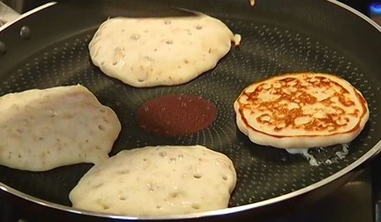 овсяные оладушки с красной икрой