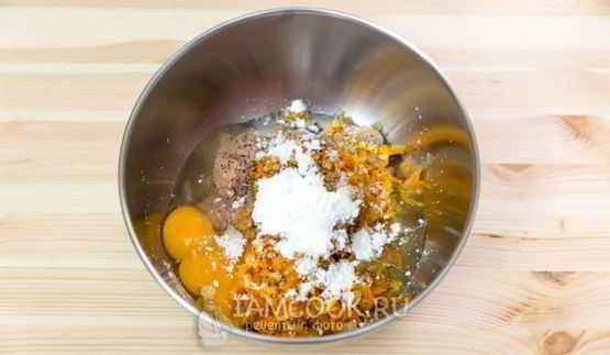 рубленые куриные оладьи с жареными овощами