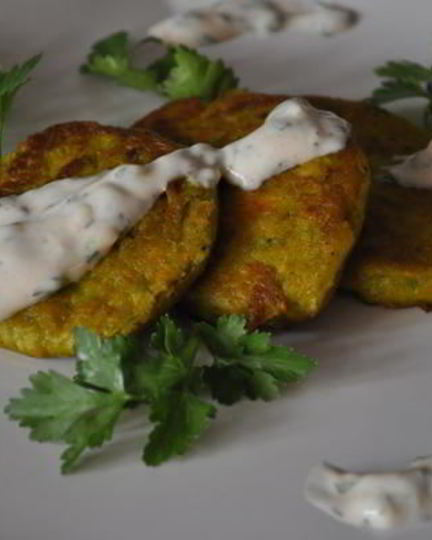 Рецепт сливочных оладий из брокколи и моркови