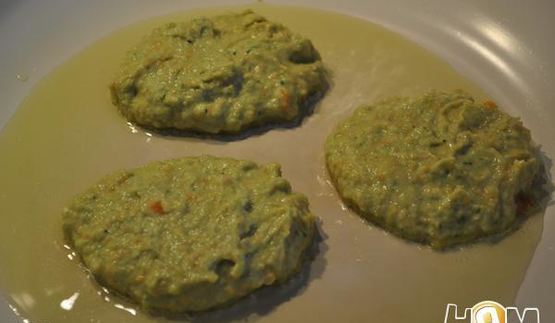 сливочные оладьи из брокколи и моркови