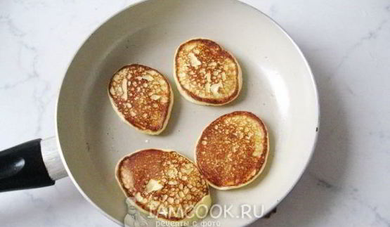 творожные оладьи на молоке