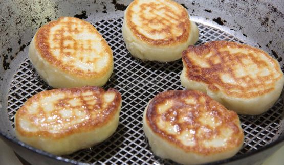 воздушные оладьи на кефире очень пышные