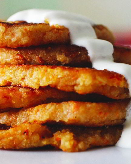 Рецепт яблочно-морковных оладушки с геркулесом