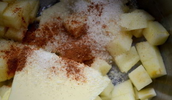 яблочные оладьи с яблочным кремом