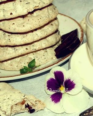 Белковое печенье с орехами и шоколадом