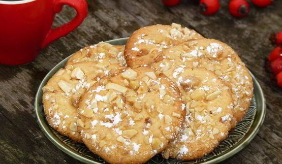 быстрое итальянское печенье с орешками