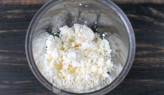 крекеры елочки с красной икрой