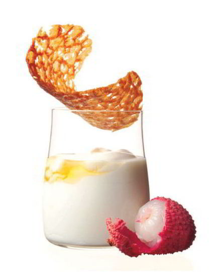 Рецепт личей в йогурте с печеньем